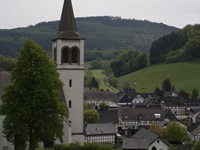 Blick auf Friedhof Calle und Kirchturm