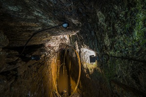 Eingang zur warmen Quelle